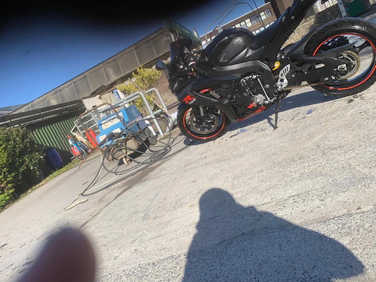 Suzuki Gsxr k7 600 - Image 4