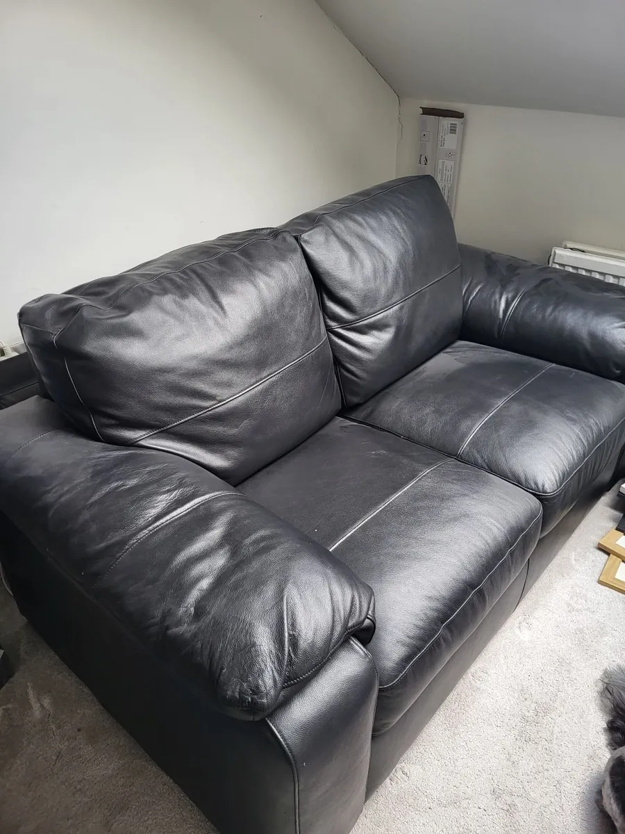Black leather couch - Image 1