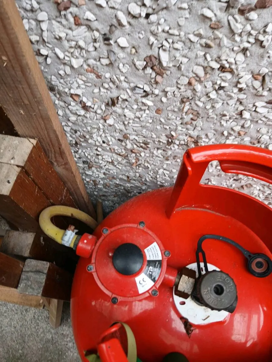 47 kg full gas cylinder - Image 2