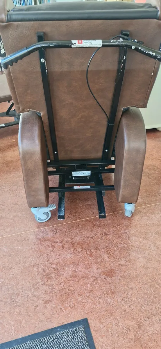 Therapeutic mobility chair - Image 3