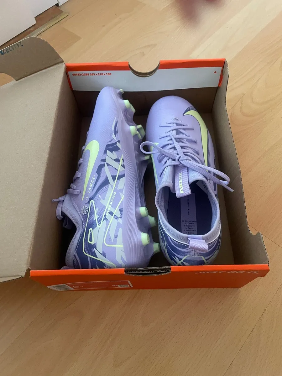 New Nike Football boots Size EU38.5 - Image 1