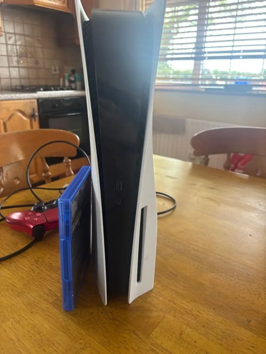 PS5 with disc drive - Image 2