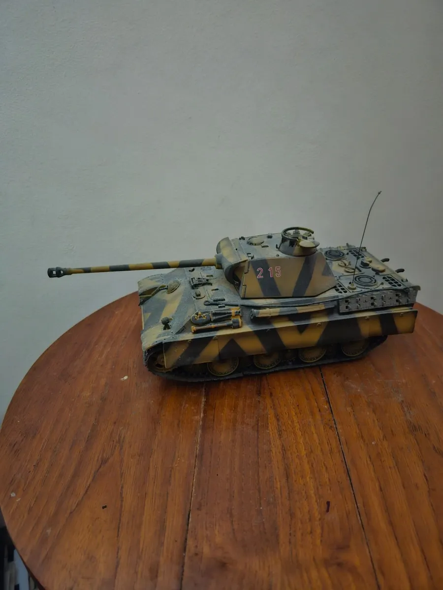 Corgi Forces of Valor German WW2 Panther Tank - Image 2