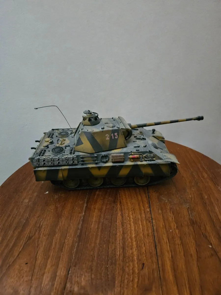 Corgi Forces of Valor German WW2 Panther Tank - Image 3