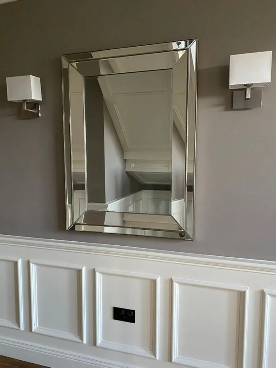 Mindy browns Mirror