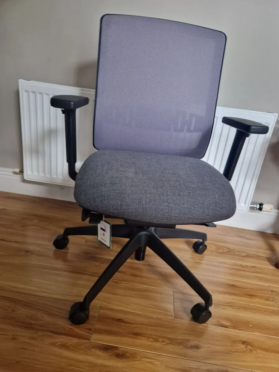 office chair Boss Design Vite Swivel Office Chair - Image 1
