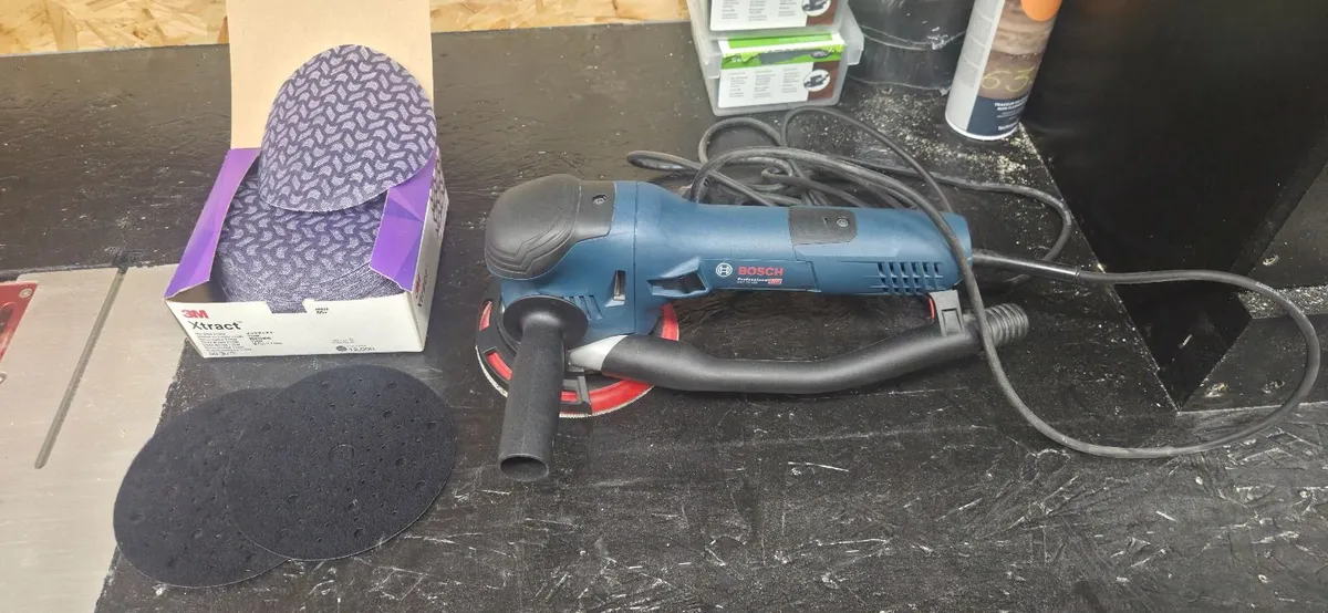 BOSCH GET 75-150 240v 150mm Random Orbit Sander - Image 1