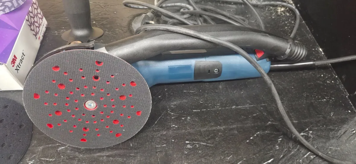 BOSCH GET 75-150 240v 150mm Random Orbit Sander - Image 4