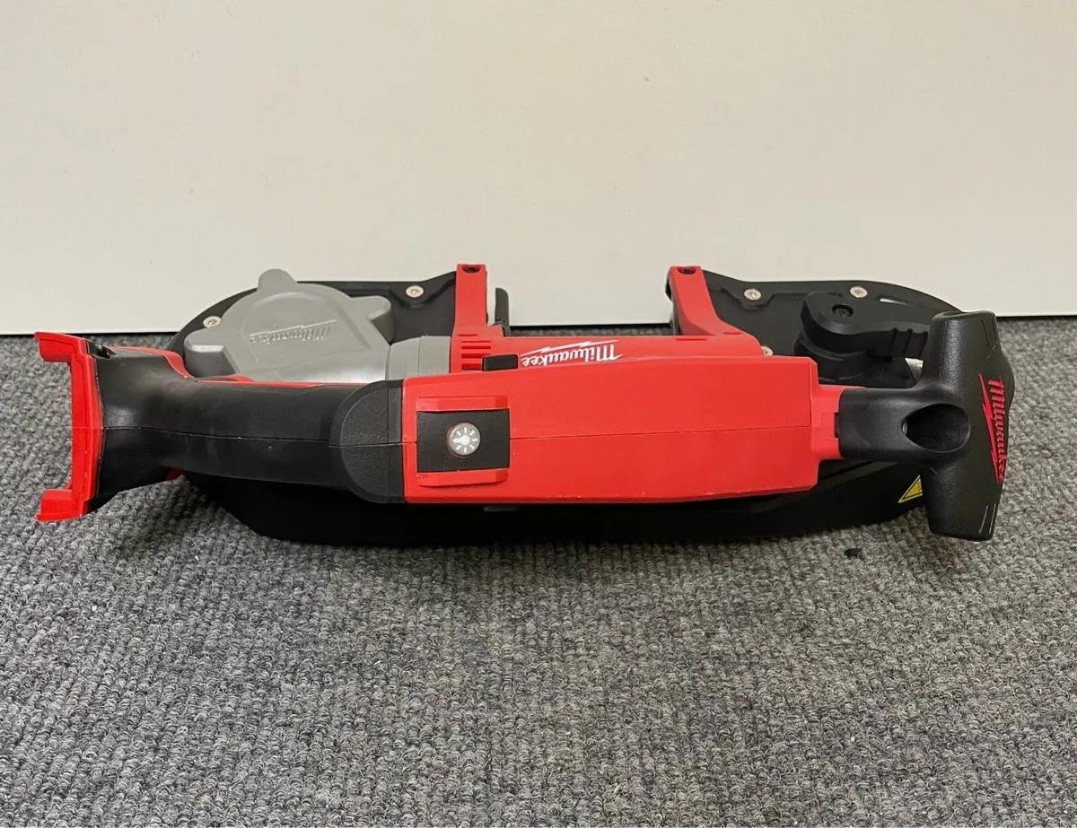 Milwaukee M18 Band Saw - Image 4