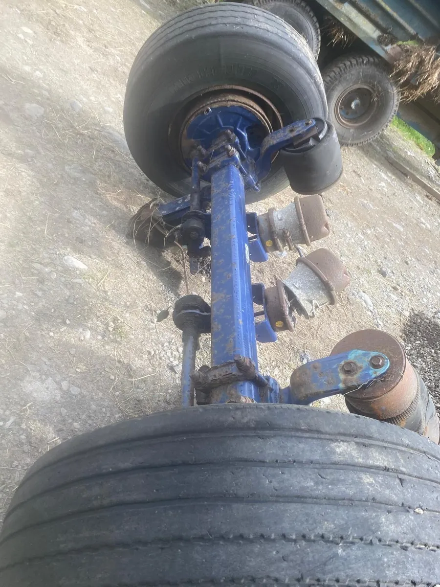Farm Machinery - cattle trailer/hay bob/sheer grab - Image 1