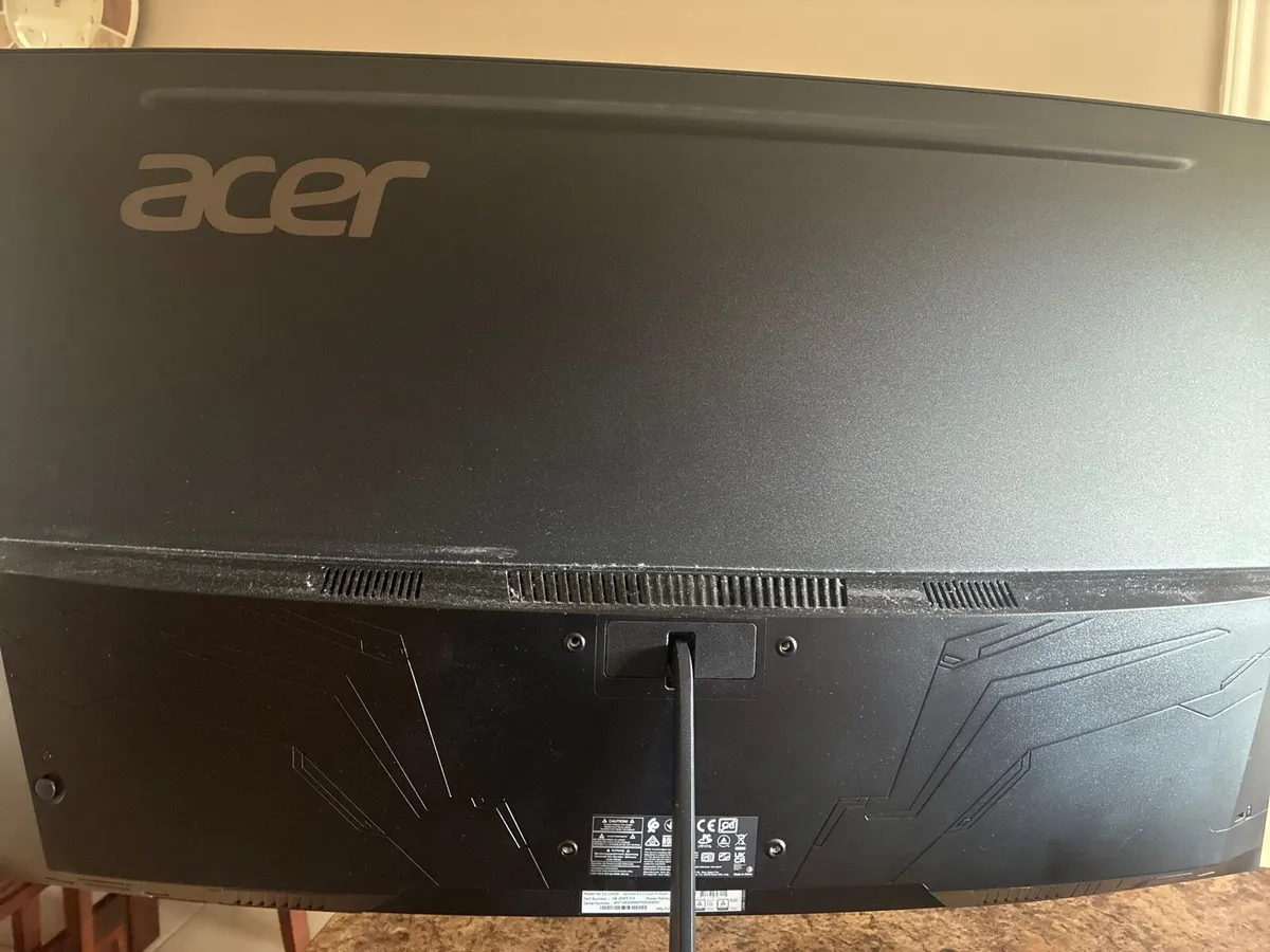 Acer 31.5” curved monitor fhd - Image 3