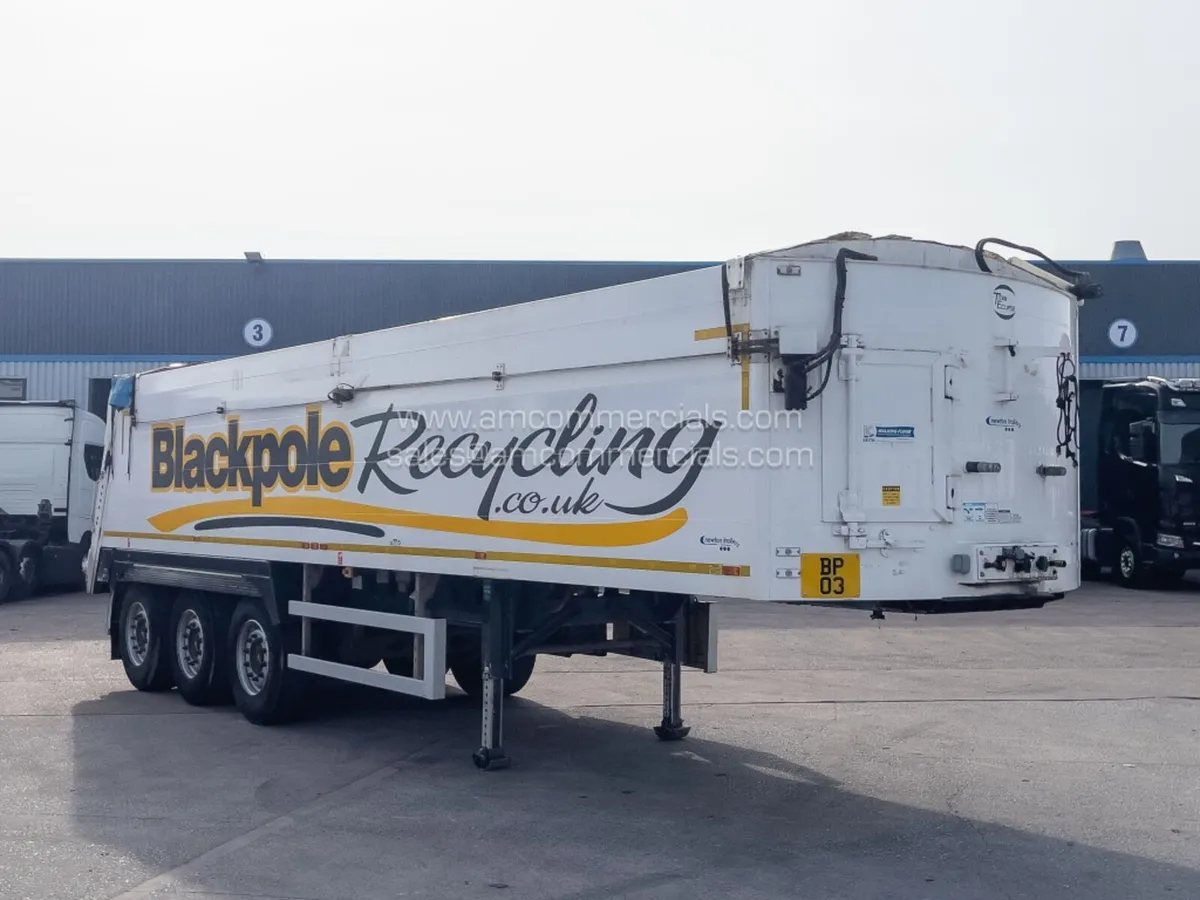 2017 TITAN WALKING FLOOR TRAILER - Image 1