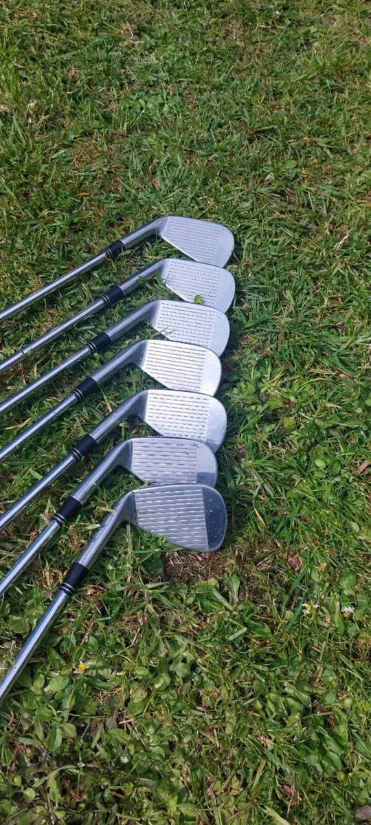 Taylor Made TP tour irons - Image 2
