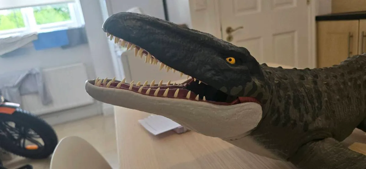 Jurassic World Super Colossal Mosasaur Figure - Image 2