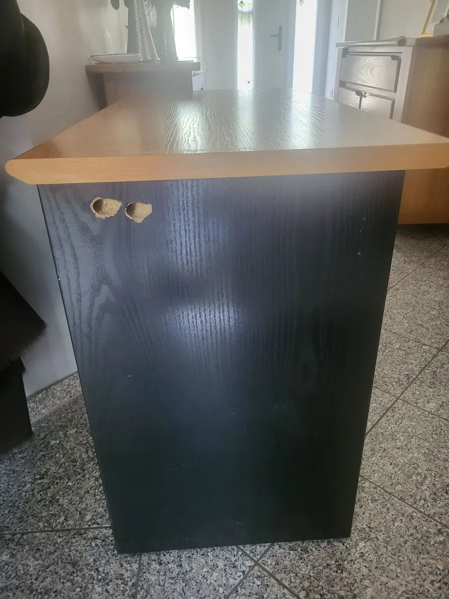 Desk - Image 2