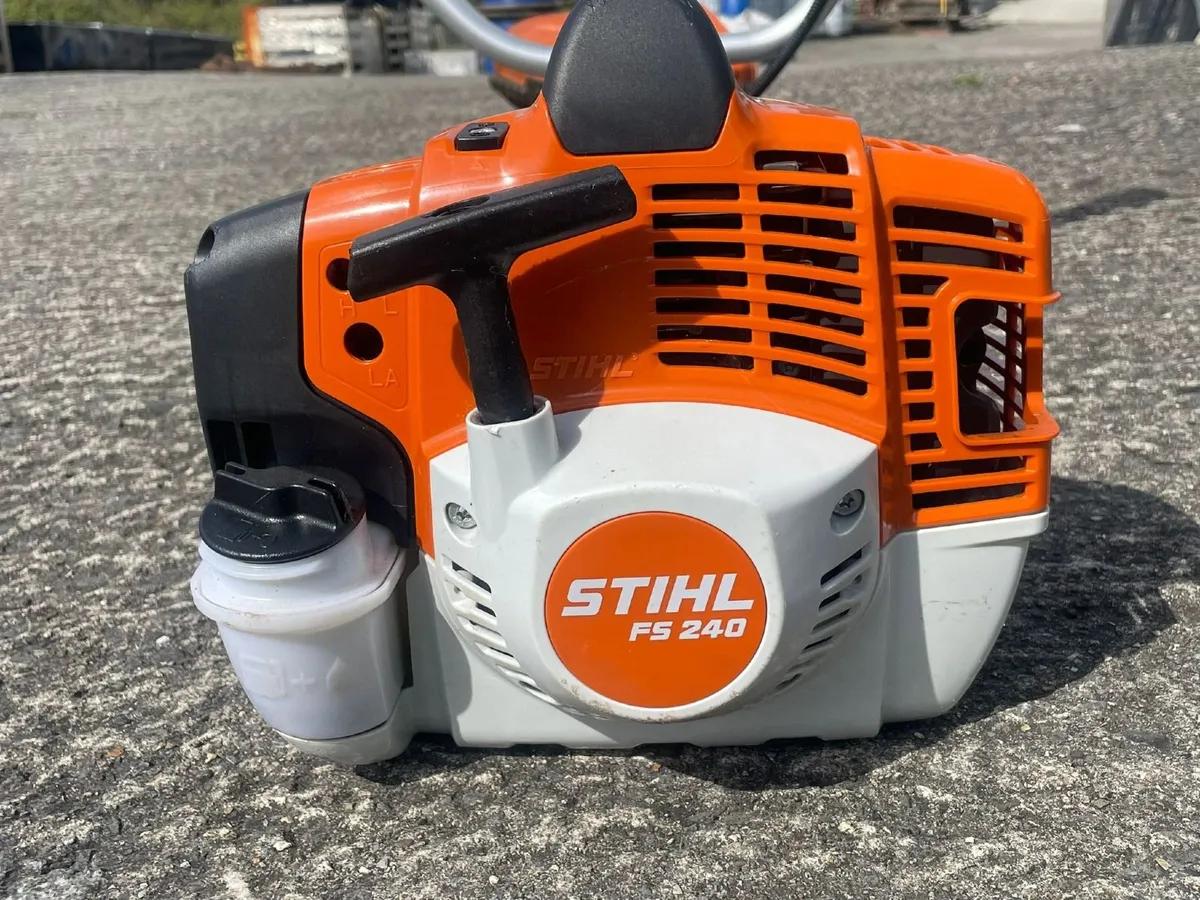 STIHL FS 240 strimmer - Image 2