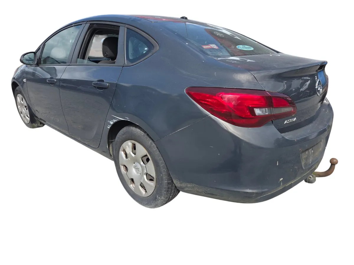 2013 OPEL ASTRA For Breaking/Dismantling - Image 4