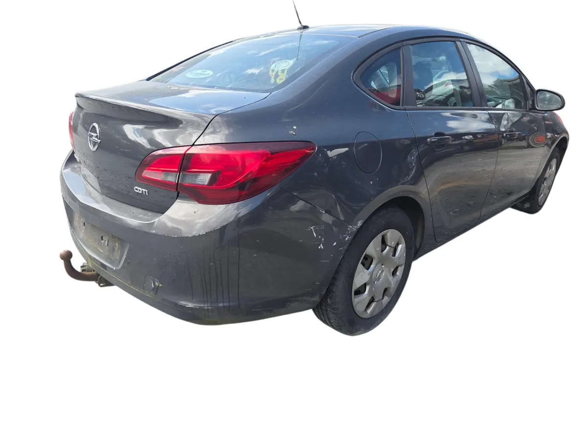 2013 OPEL ASTRA For Breaking/Dismantling - Image 3