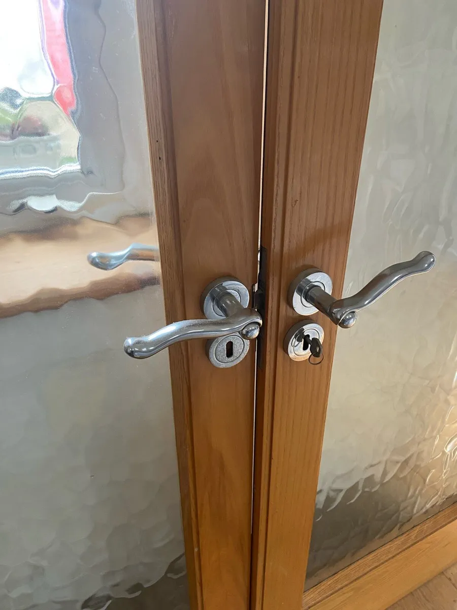 Double handmade ash doors and frame - Image 2
