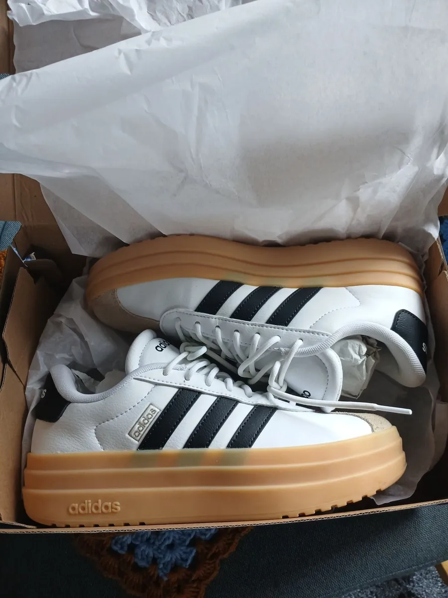 Adidas vl courts uk6  new in box - Image 2