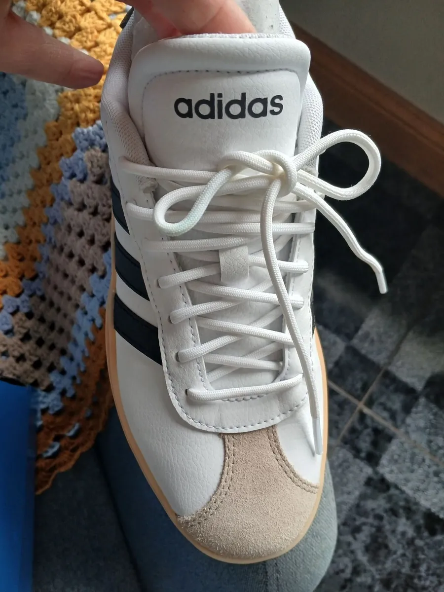 Adidas vl courts uk6  new in box - Image 4
