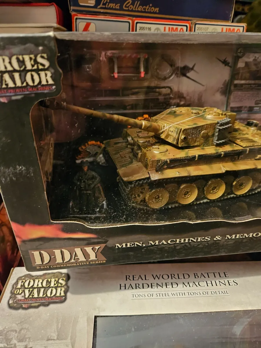 Corgi Forces of Valor German WW2 Tiger Tank 1.32 - Image 2
