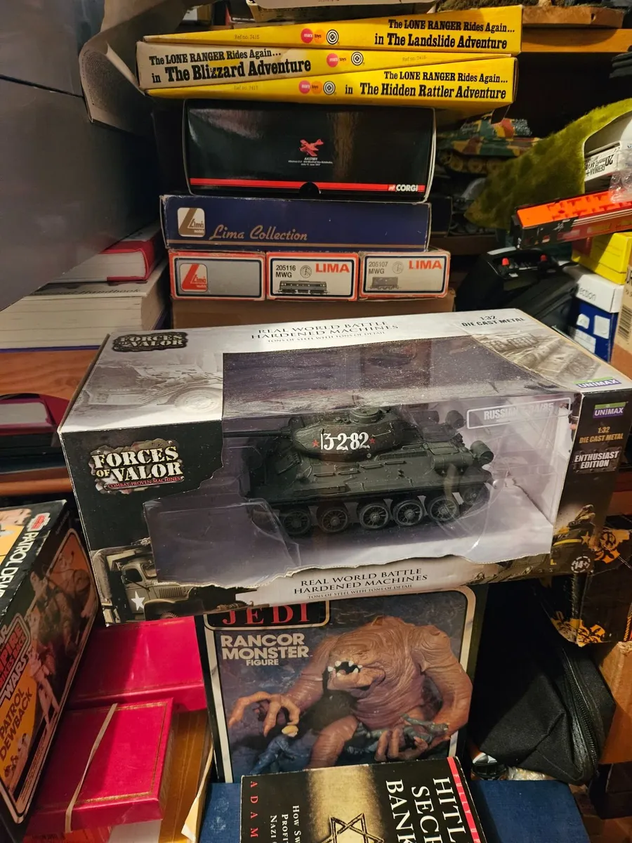 Corgi Forces of Valor Russian WW2 T34 - Image 1