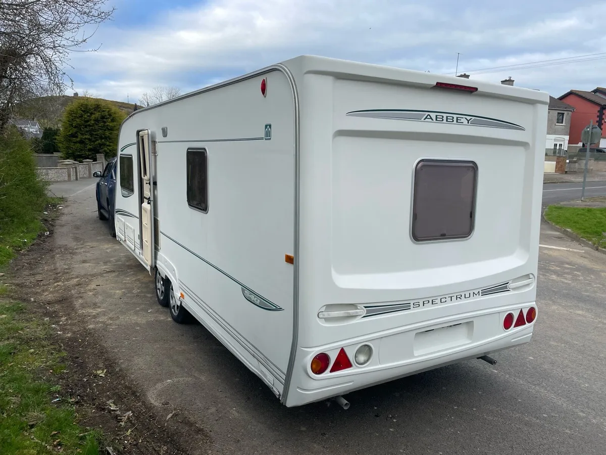 4 berth fixed bed caravan - Image 3