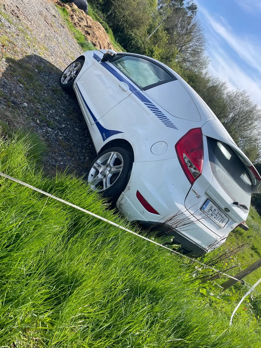 Ford fiesta - Image 2