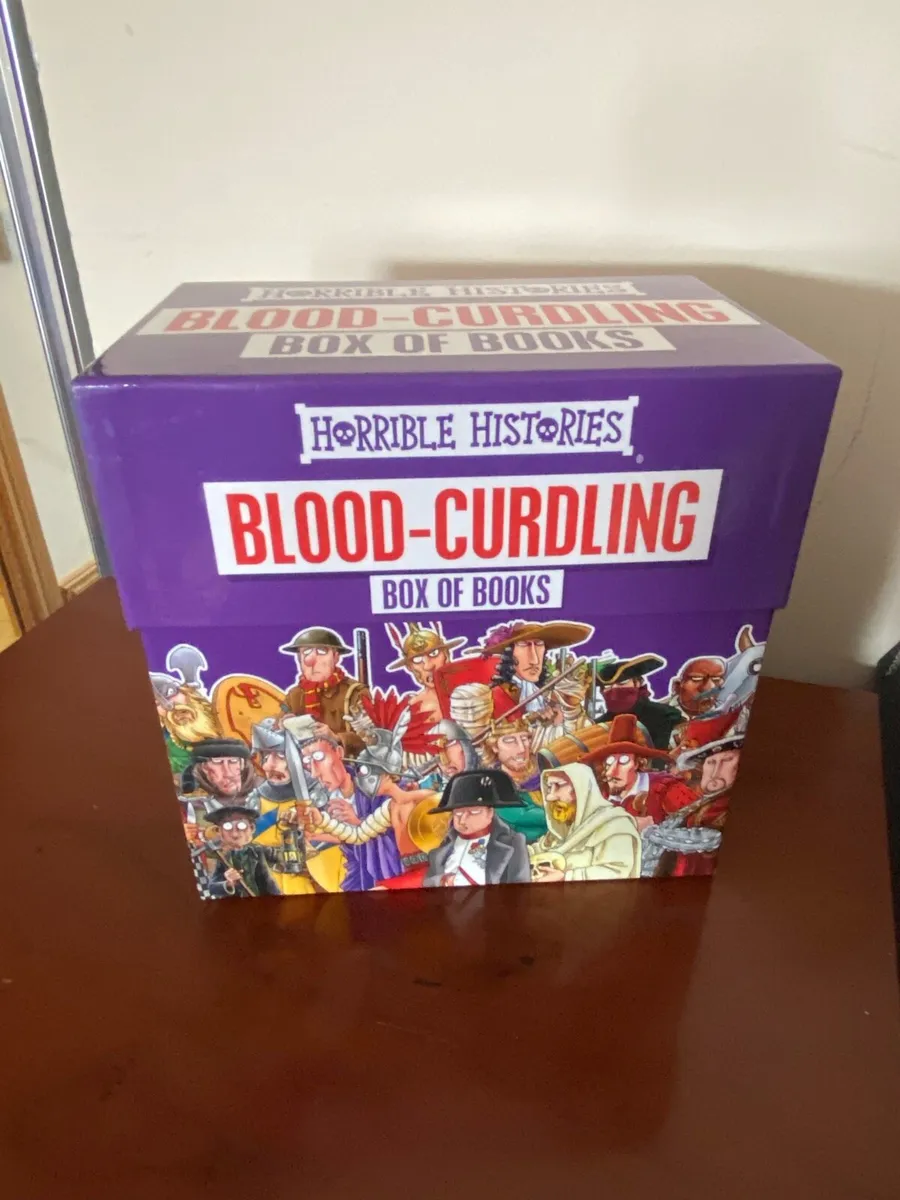 Horrible histories boxed collection - Image 1