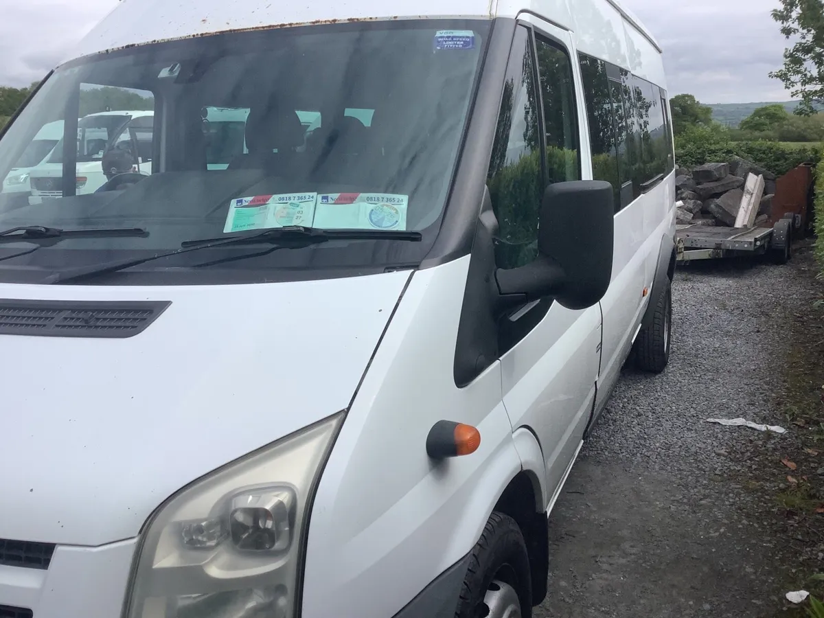 Mini bus - Image 2