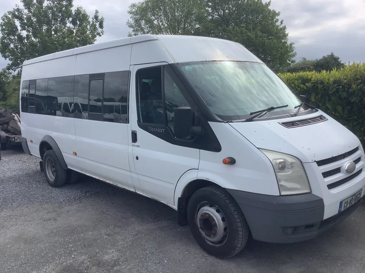 Mini bus - Image 1