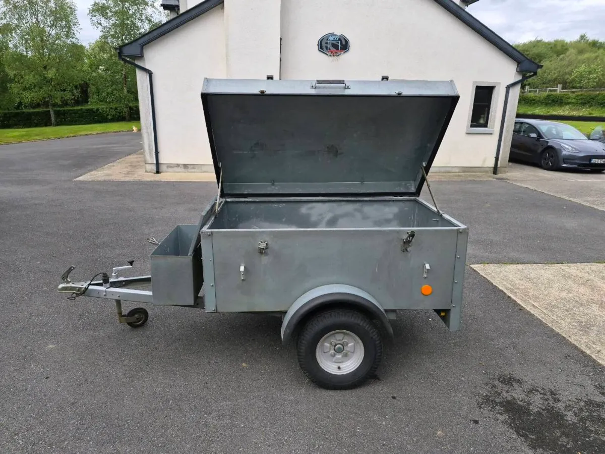 Camping trailer - Image 2
