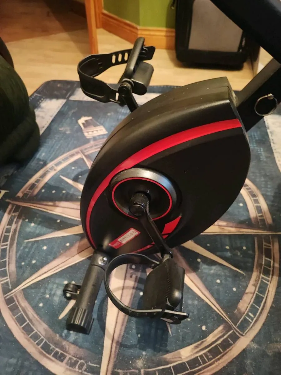 EXERCISE BIKE ( PRO FITNESS/FOLDING) €80 - Image 2