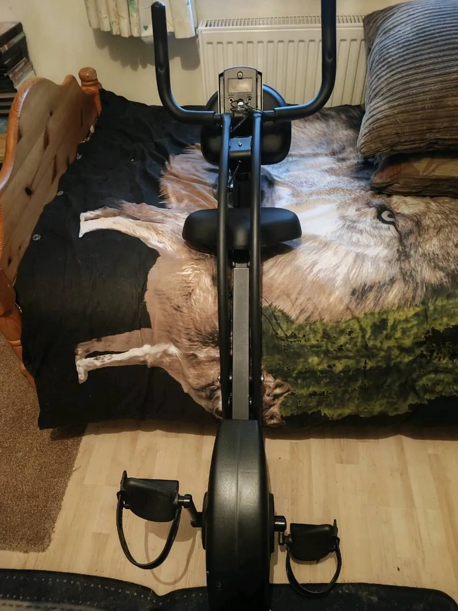 EXERCISE BIKE ( PRO FITNESS/FOLDING) €80 - Image 3