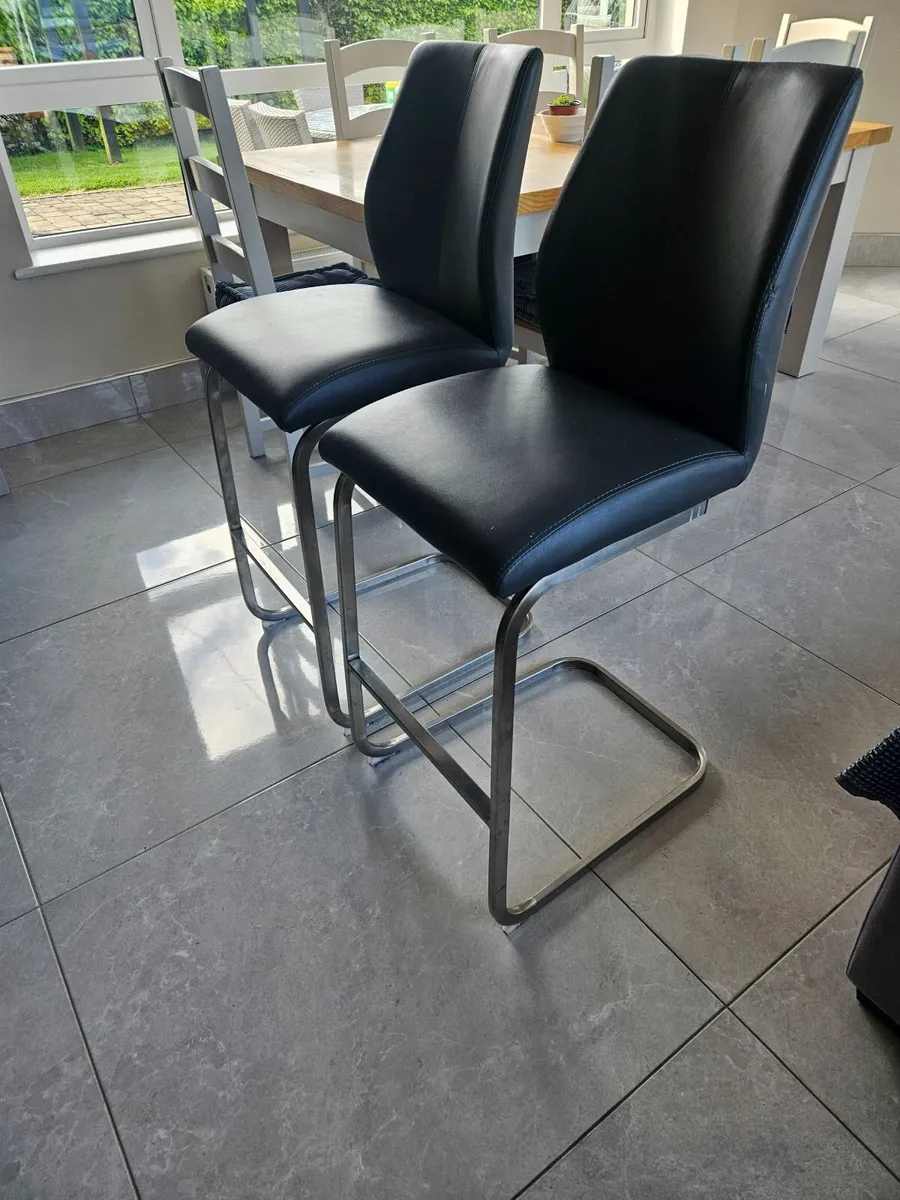 Bar stool - Image 1