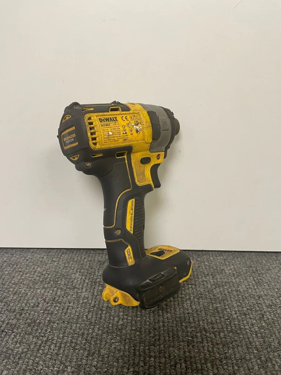 Dewalt DCF887N XR 18V Cordless Impact Driver - Image 2