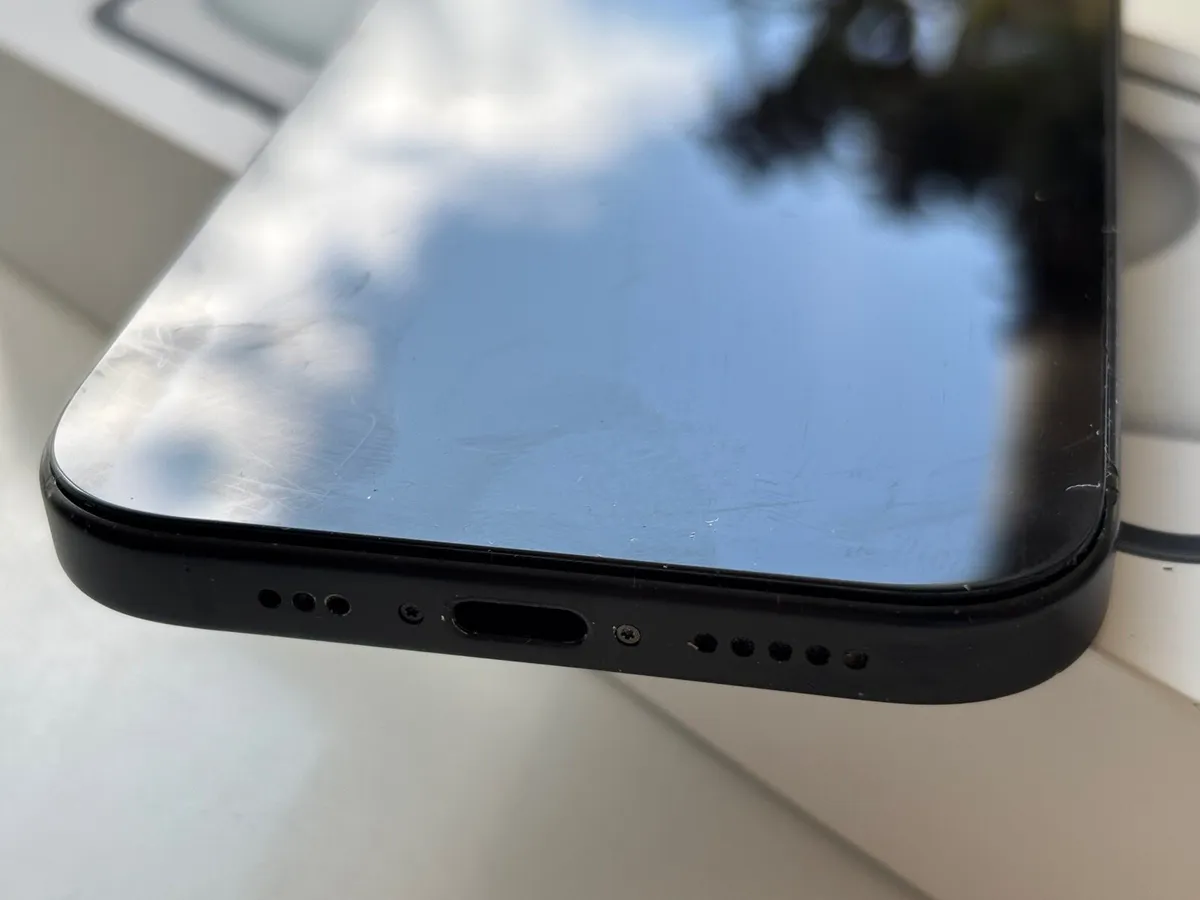 iPhone 15 Pro 256 GB Black - Image 3