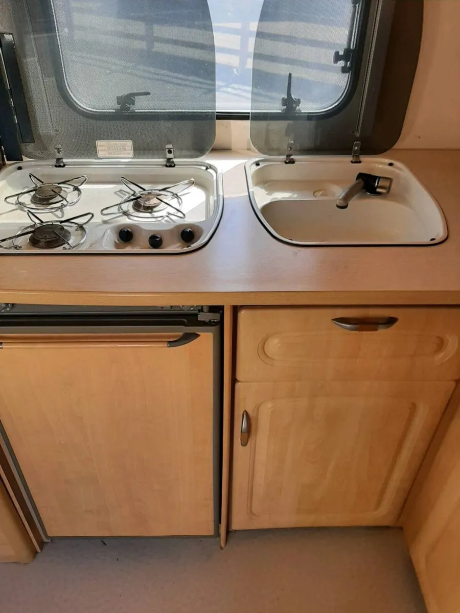 Caravan - Image 4