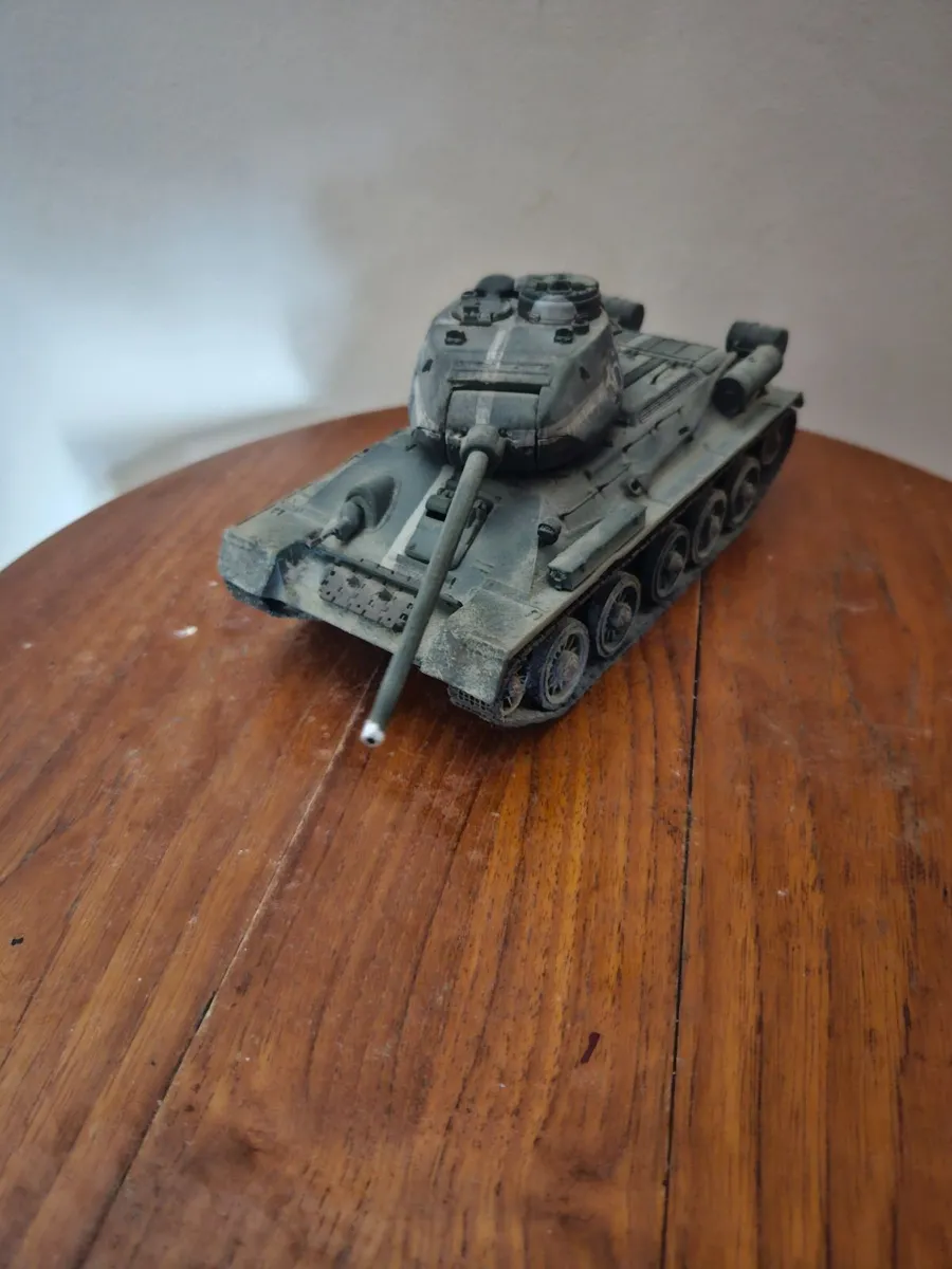 Corgi Forces of Valor Unimax Russian WW2 T34 - Image 2