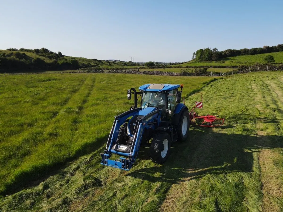 Agri services, tedding, bale handling/drawing - Image 4