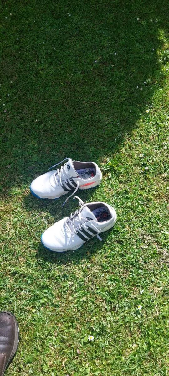 Golf shoes - Image 1