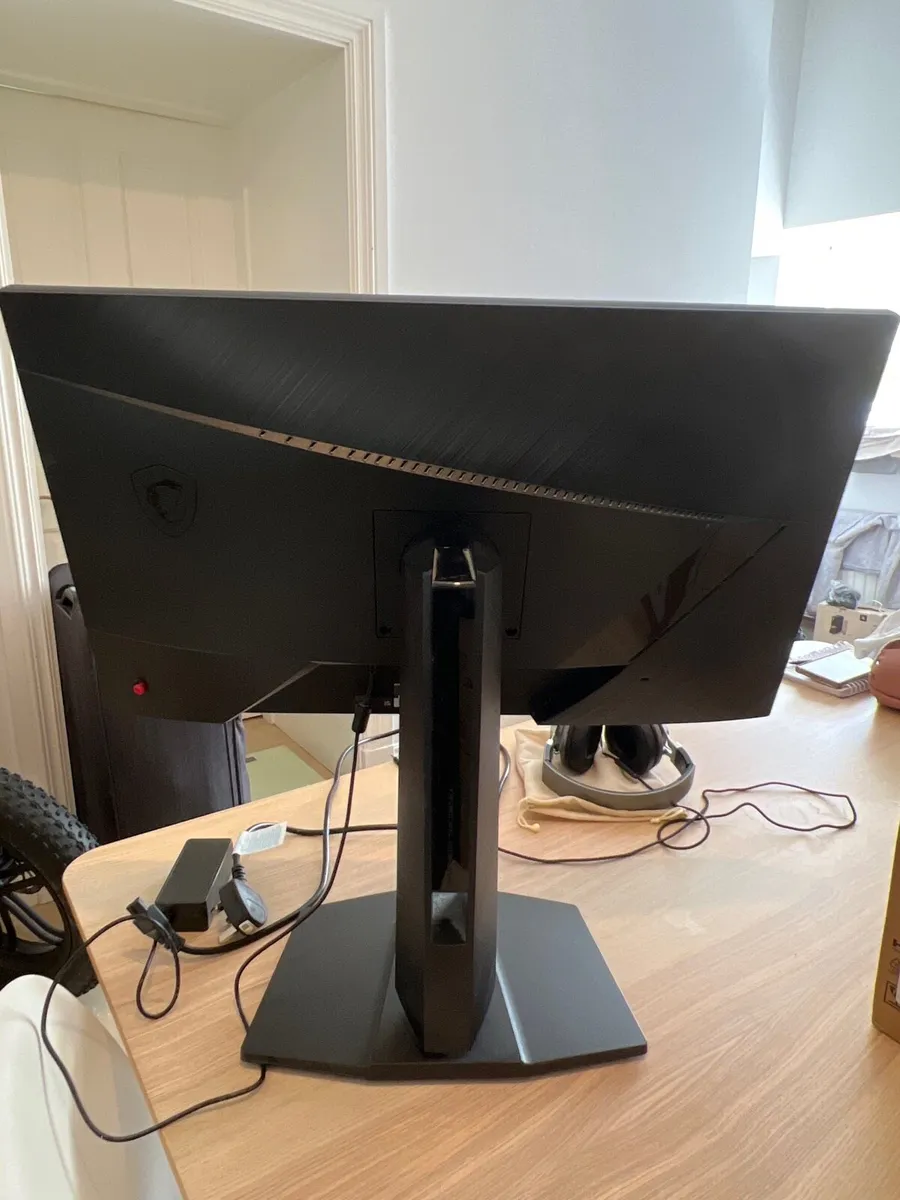 Gaming Monitor with hair phone - Image 3