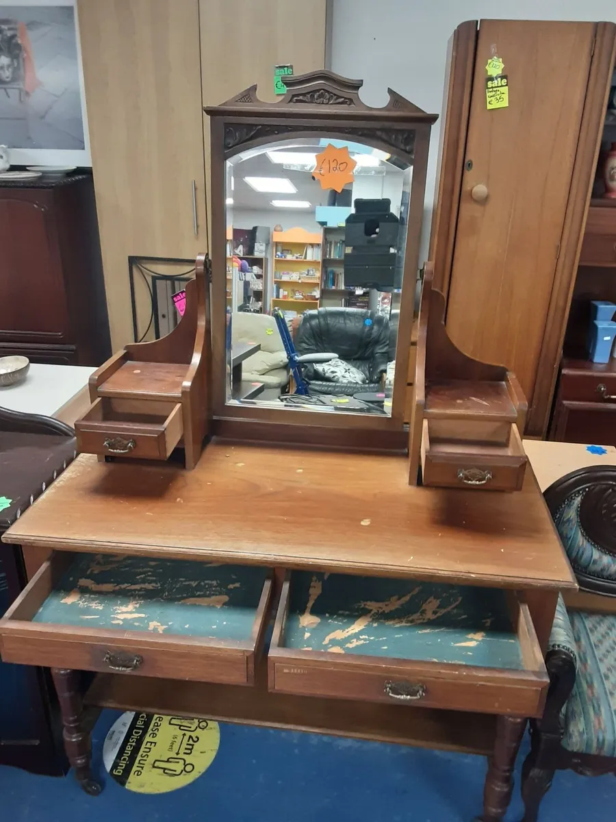 DRESSING TABLE - Image 2