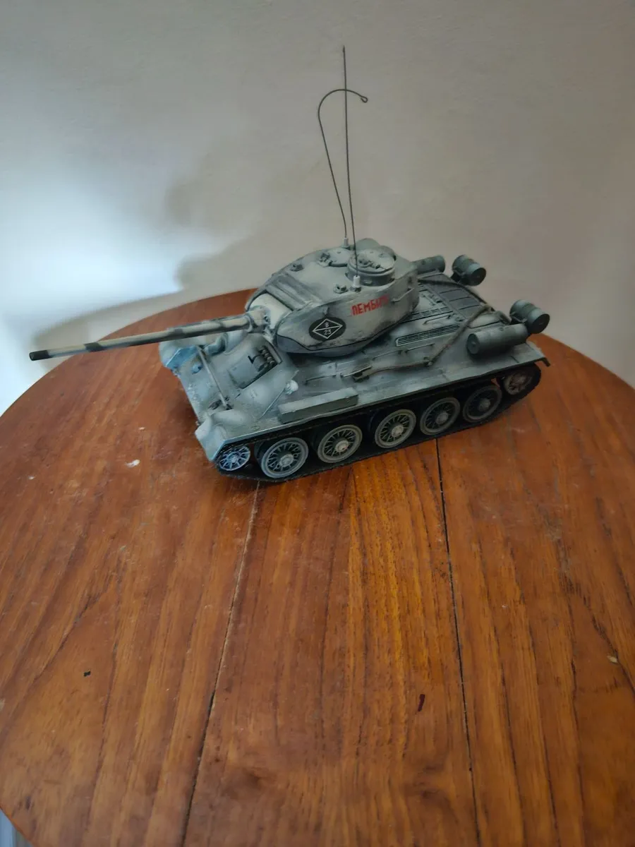 Corgi Forces of Valor Russian WW2 T34 - Image 1