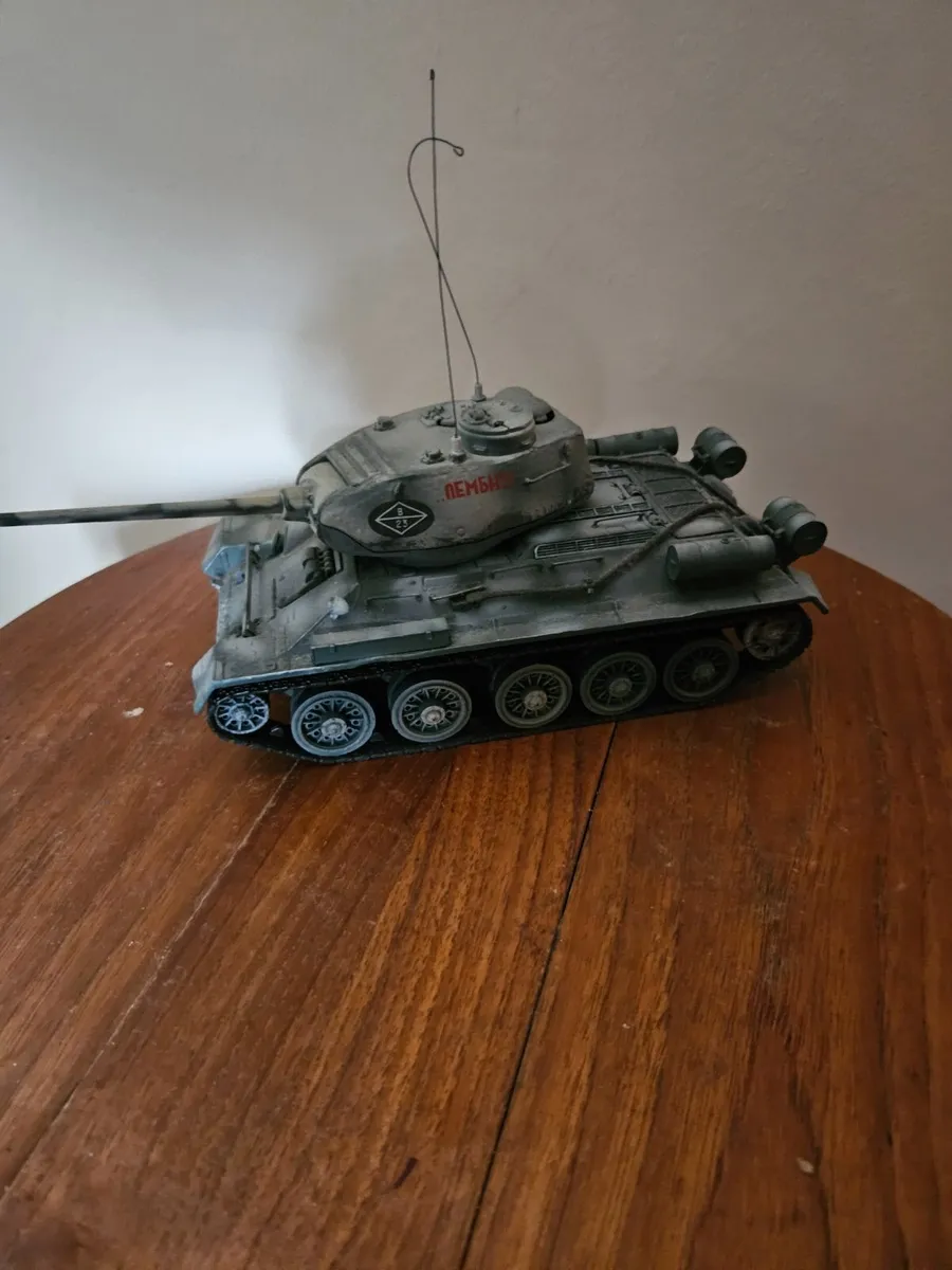 Corgi Forces of Valor Russian WW2 T34 - Image 2