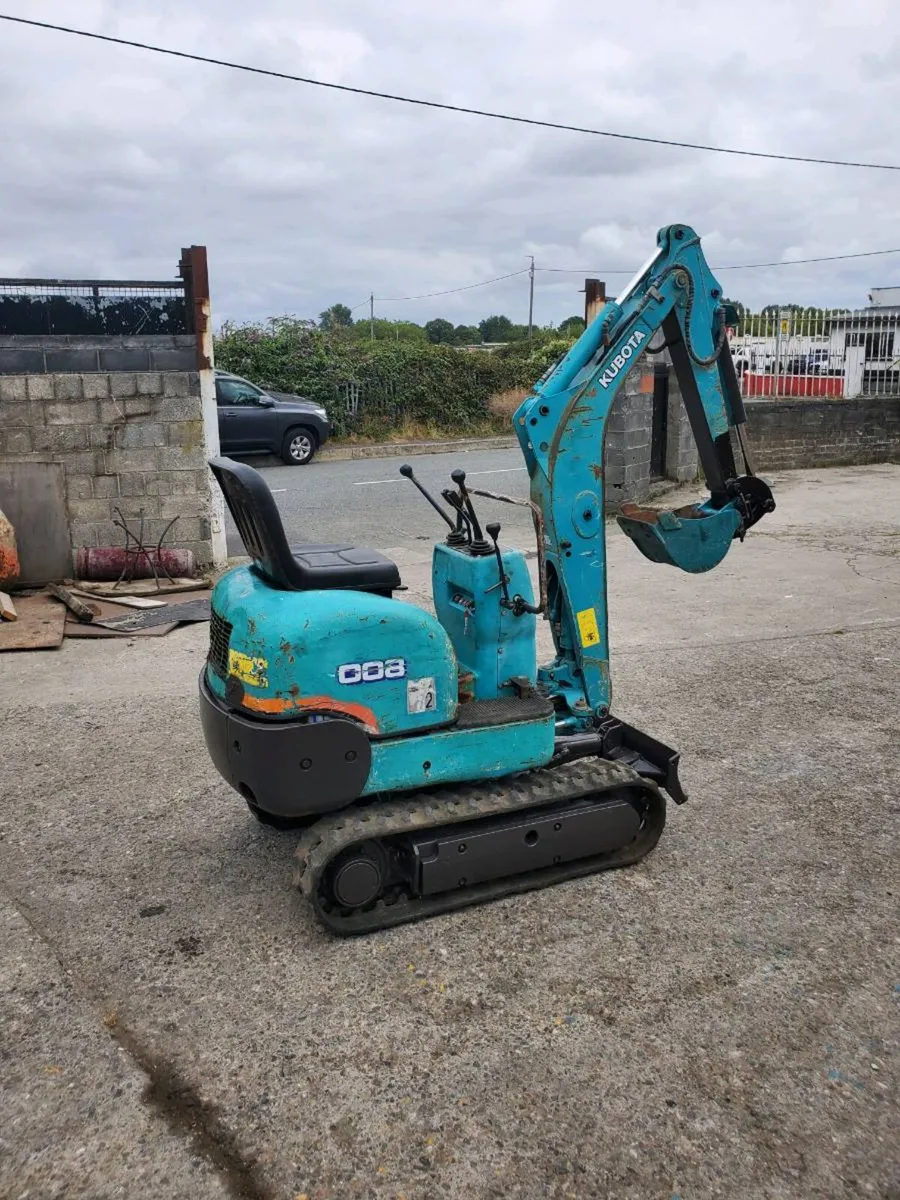 Kubota micro digger K008 - Image 1