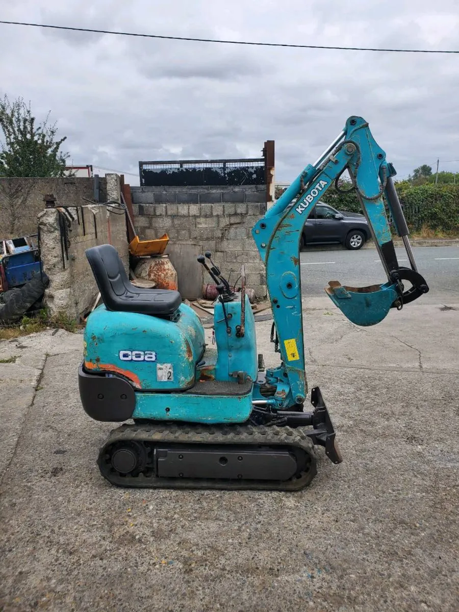 Kubota micro digger K008 - Image 2