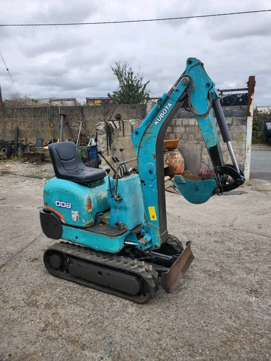 Kubota micro digger K008 - Image 3