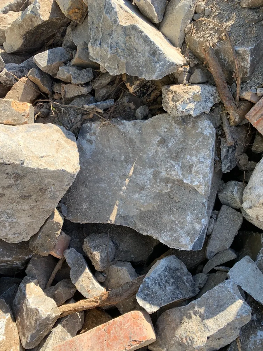 Blue Limestone Building Stone for Sale – Corner St - Image 2